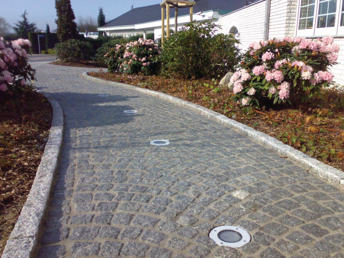 Pierres De L Est Pave Granit Gris Boucharde 10x10x6 8cm Ref 237797 Point P