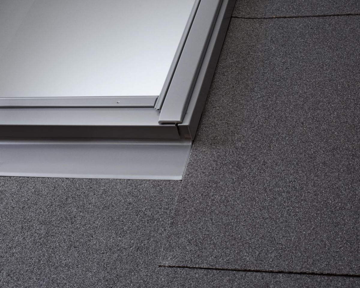 Raccord EDL pour fenêtre de toit CK02 55x78 cm pose traditionnelle sur ardoises gris anthracite EDL CK02 0000