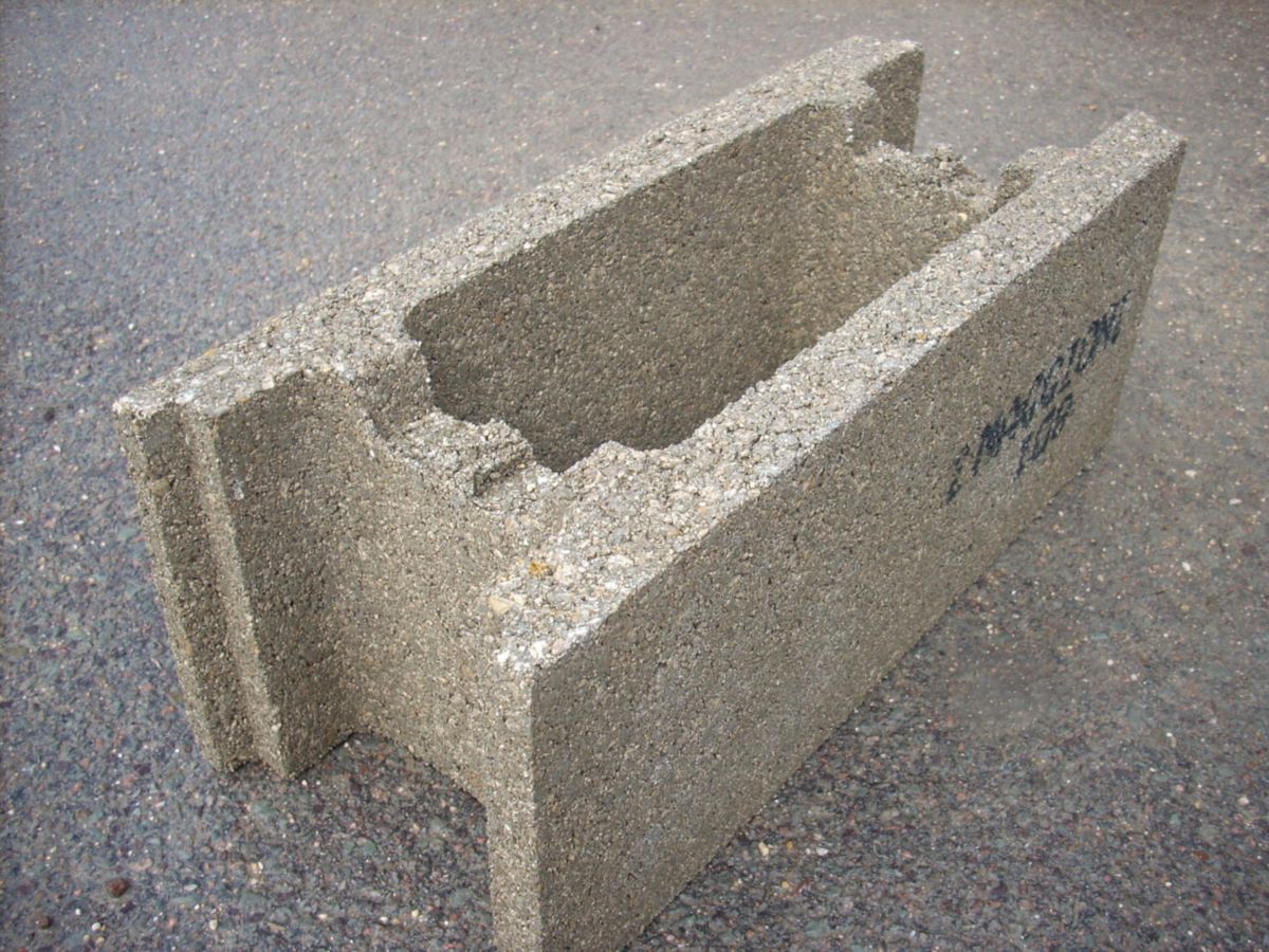 Bloc De Coffrage Béton 500x200x200 Mm MAGGIONI - Bloc coffrage béton 500 x 200xh200 mm MAGGIONI | POINT.P