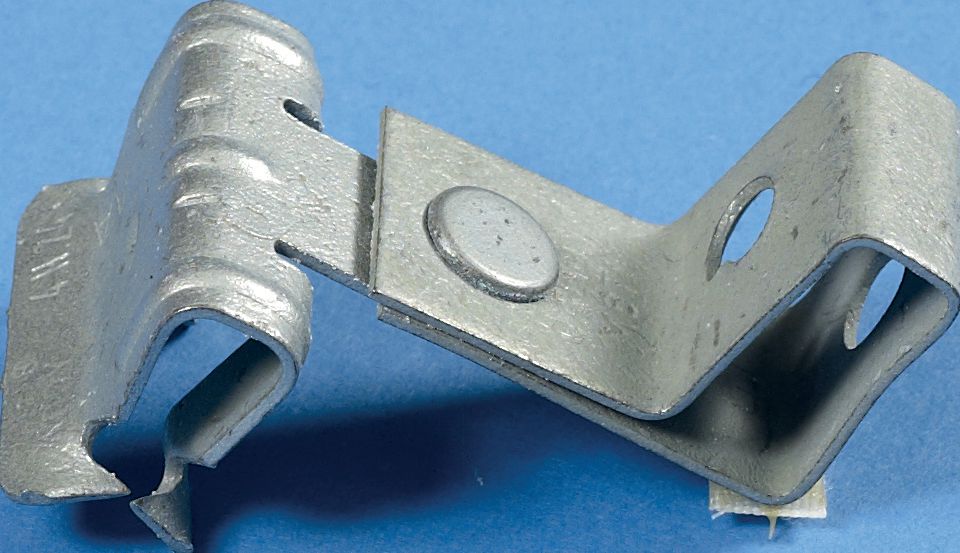 Attache M6 TI / épaisseur acier 3 à 8 mm boîte 100 pcs