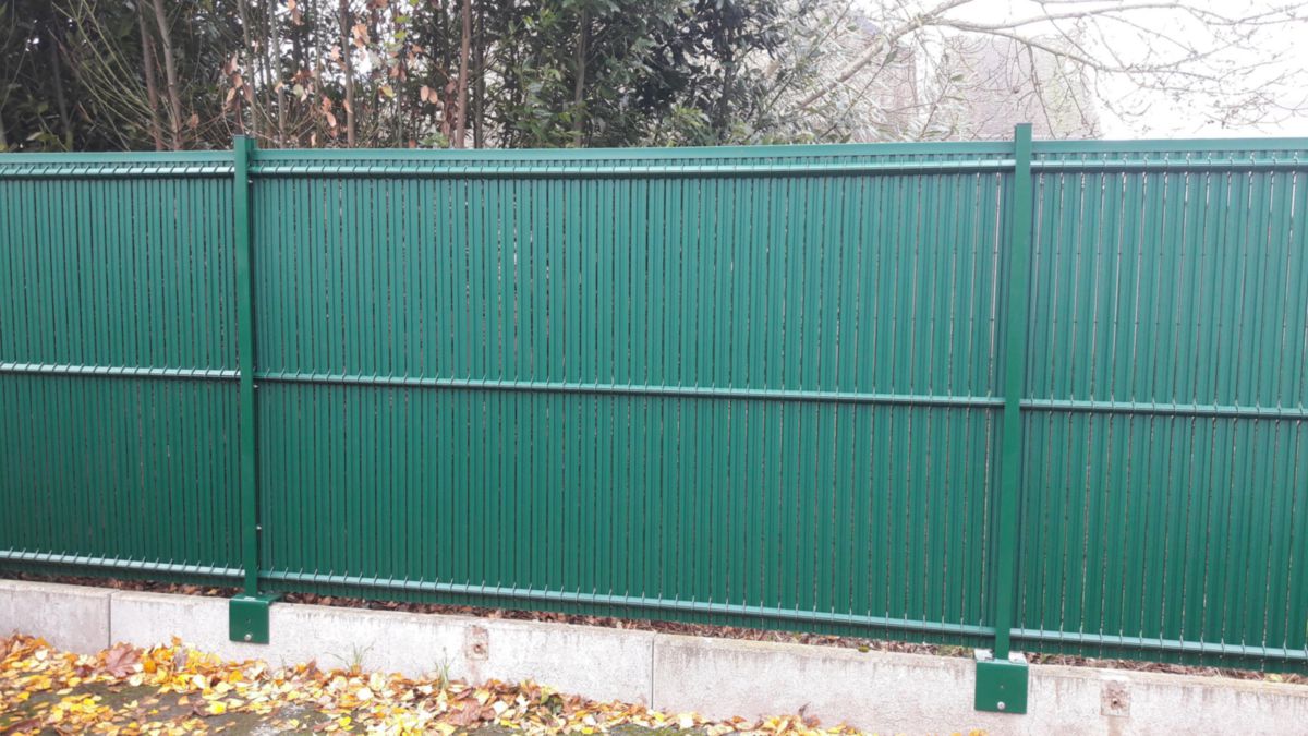 Grillage Rigide Point P
 - Avel Diffusion Lamelle Occultante En Pvc Semi Rigide Vert De 1 73 M A Tresser Pour Grillage Treilllis Soudes De 2 50 M Carton De 45 Lames 1 Clip De Finit Point P