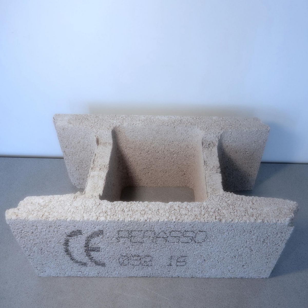 Bloc De Coffrage Béton 500x200x200 Mm CMSE PERASSO - Bloc coffrage béton 500 x 200xh200 mm PERASSO MARSEILLE |  POINT.P