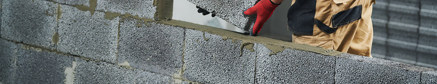 Blocs béton ou parpaings : les incontournables de la construction