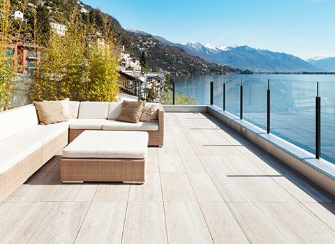 Terrasse en marbre, un revêtement classique